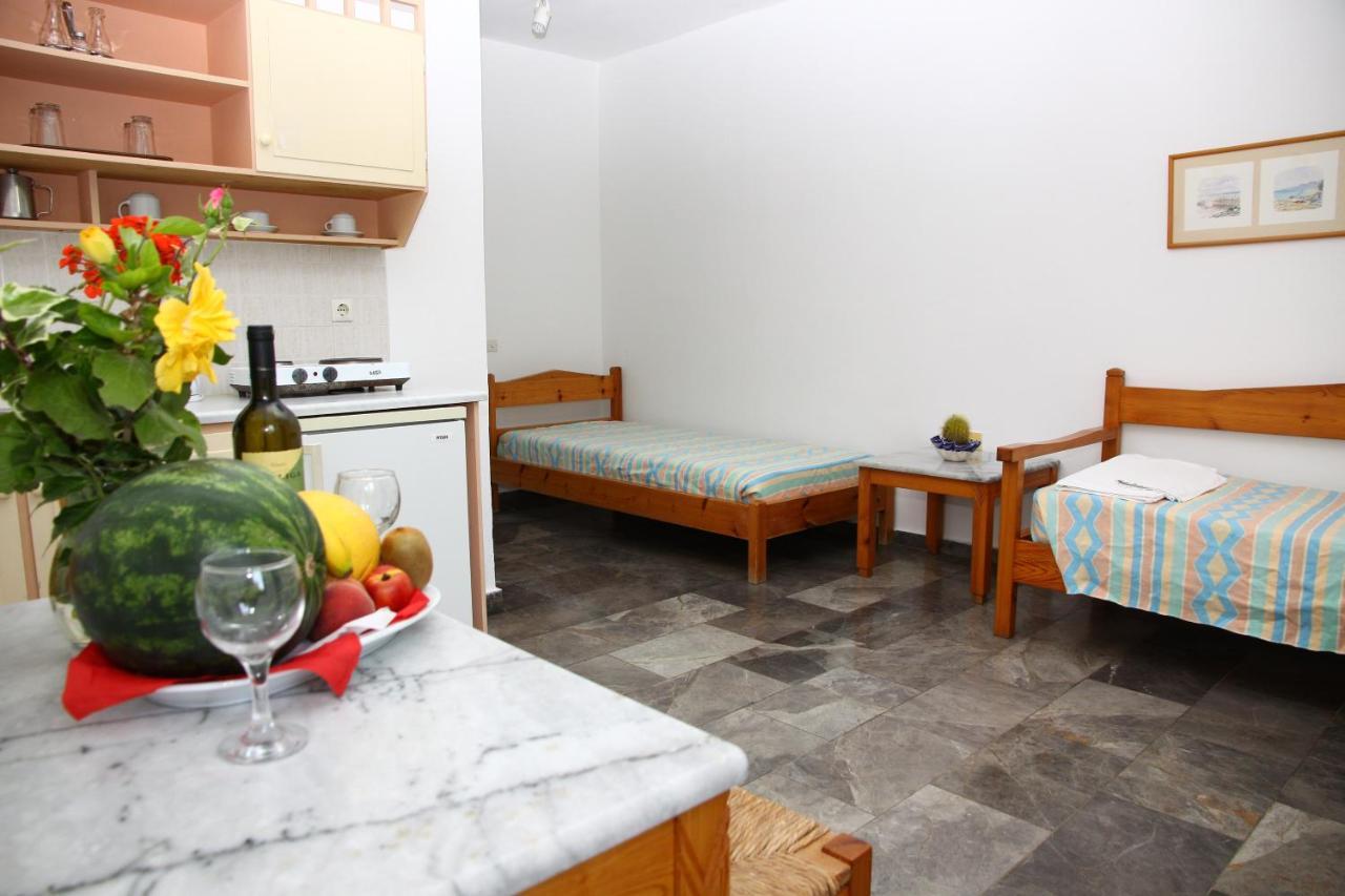 Camari Garden Hotel Apartments 雅拉尼奥 外观 照片