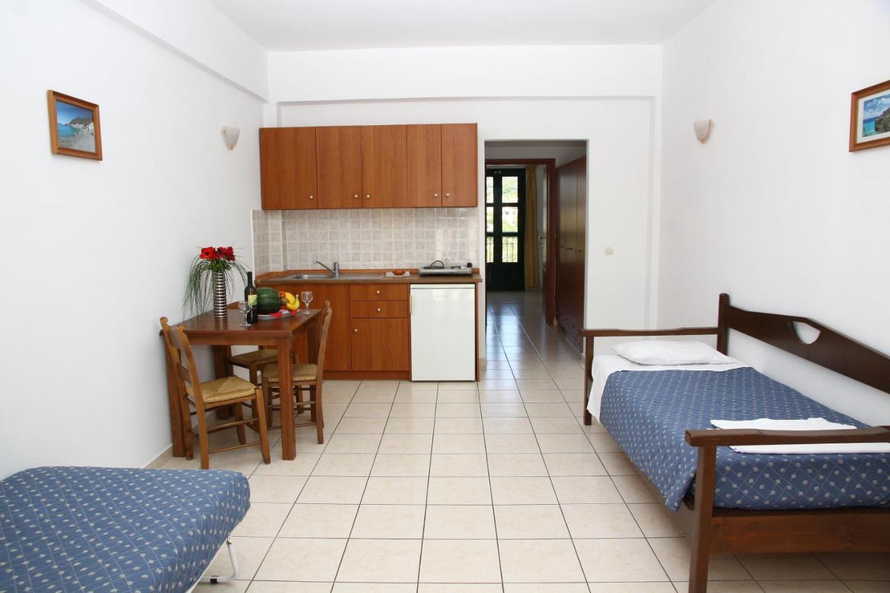 Camari Garden Hotel Apartments 雅拉尼奥 外观 照片