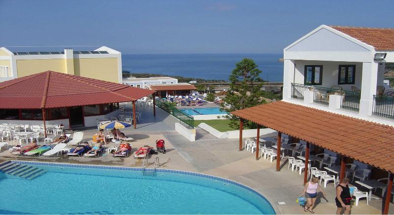 Camari Garden Hotel Apartments 雅拉尼奥 外观 照片